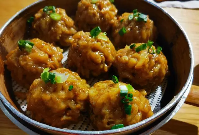 春节寻味：特色美食之“九姓肉圆”